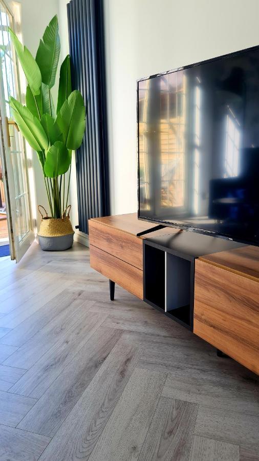 グラスゴーBeautiful 2Bed House With Garden, Walking Distance To Town - Free Parkingアパートメント エクステリア 写真