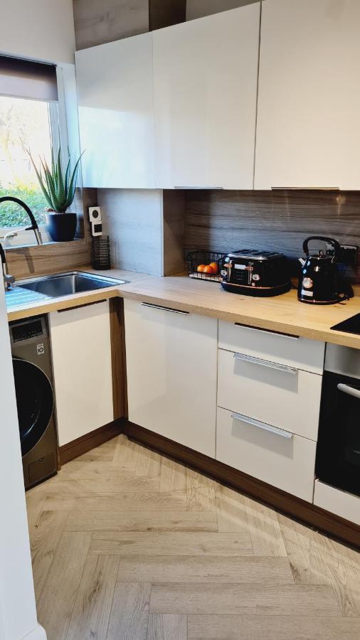 グラスゴーBeautiful 2Bed House With Garden, Walking Distance To Town - Free Parkingアパートメント エクステリア 写真