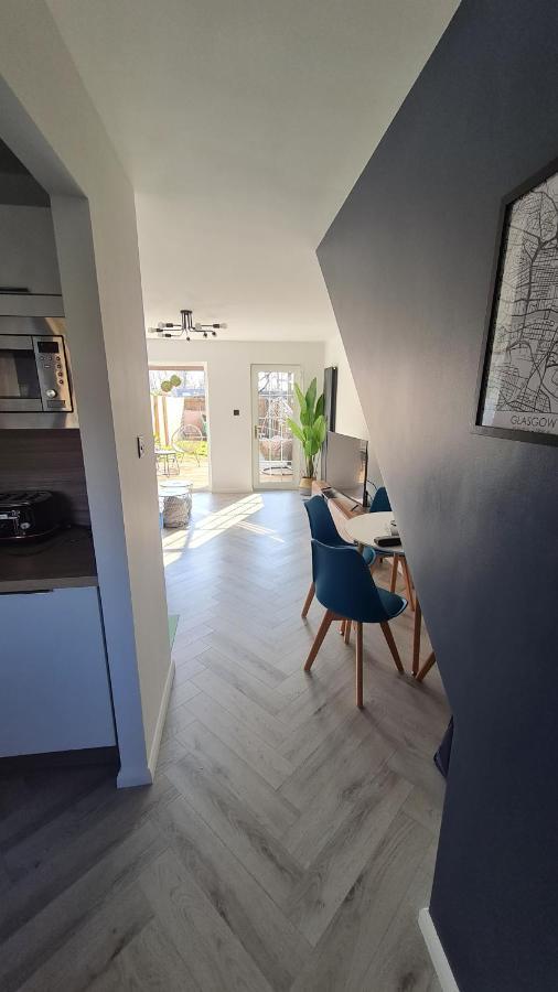 グラスゴーBeautiful 2Bed House With Garden, Walking Distance To Town - Free Parkingアパートメント エクステリア 写真
